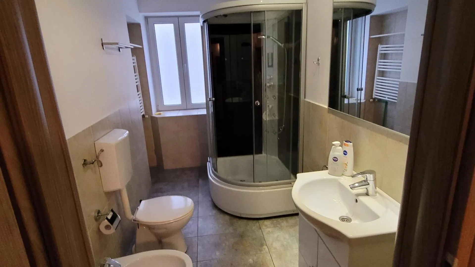 Anastasia Balcescu Apart 2 Self Check Code In From 2Pm Only Microwave Bucharest Apartment